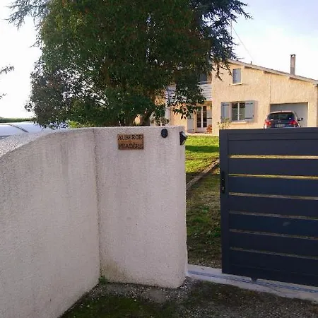 Duo Pradere Avec Piscine Virazeil